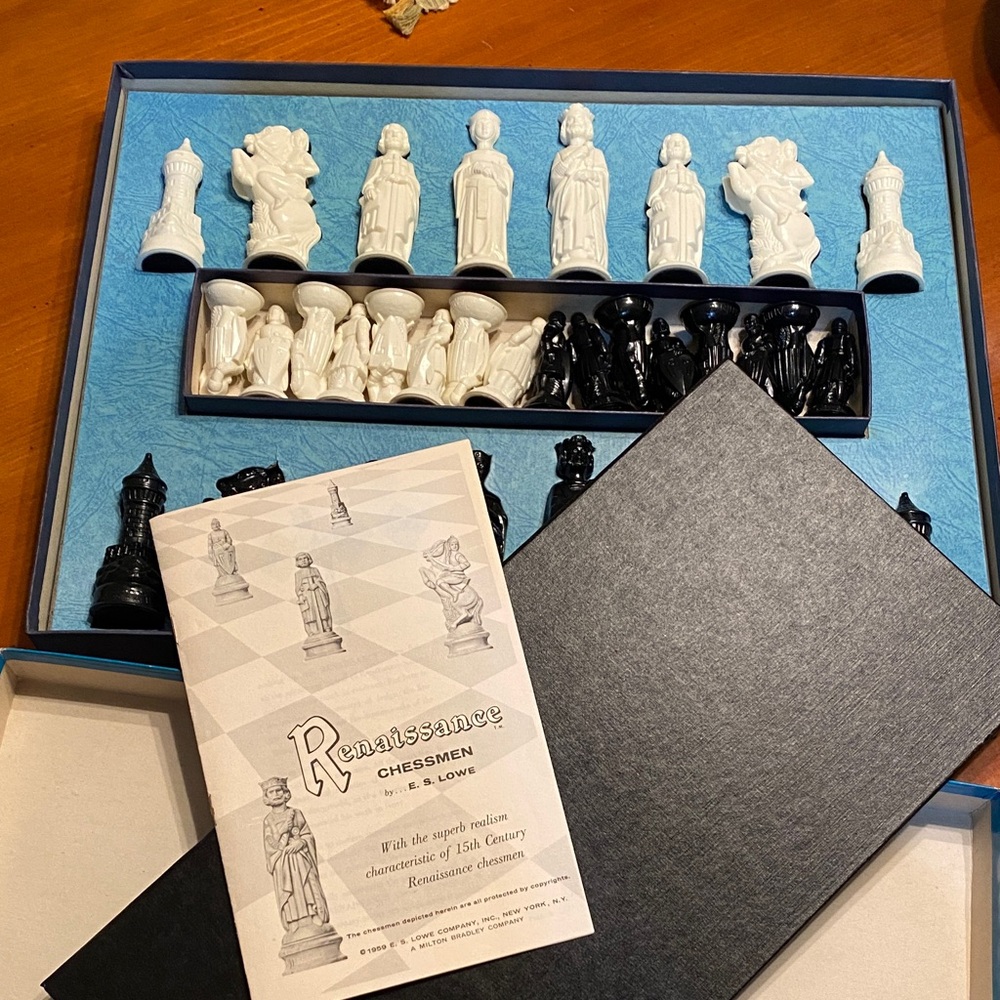 Vintage Renaissance 1950s Classic Chessmen Game with B/W Board Original Box EUC - Picture 12 of 16